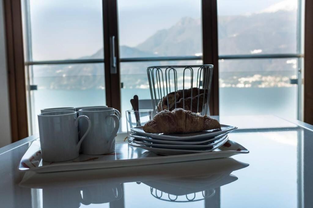 Beautiful Poolside And Stunning Lake View Gardenia Bellano Exteriör bild